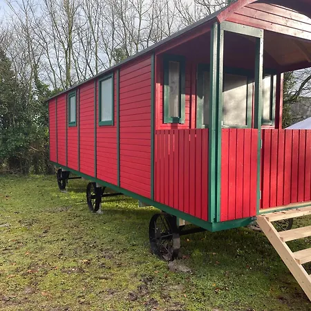 Le Village Insolite Yourte Et Roulotte Campsite Saint-Benoit-des-Ondes