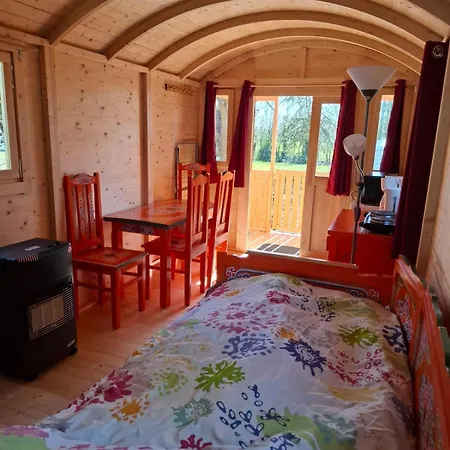 Le Village Insolite Yourte Et Roulotte Campsite Saint-Benoit-des-Ondes