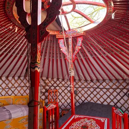 Le Village Insolite Yourte Et Roulotte Campsite Saint-Benoit-des-Ondes