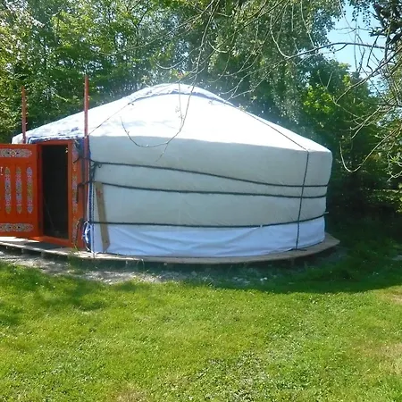 Le Village Insolite Yourte Et Roulotte Saint-Benoit-des-Ondes